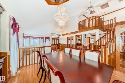 1720 Bearspaw Drive E, Edmonton, AB - Indoor Photo Showing Dining Room