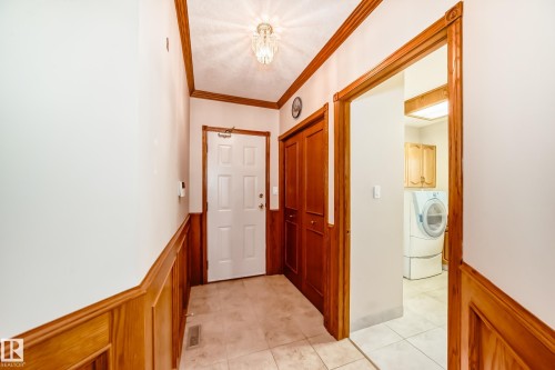 1720 Bearspaw Drive E, Edmonton, AB - Indoor Photo Showing Other Room