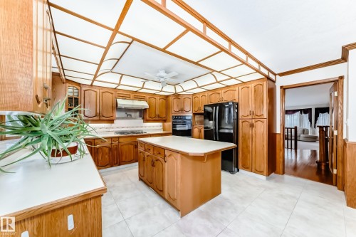 1720 Bearspaw Drive E, Edmonton, AB - Indoor