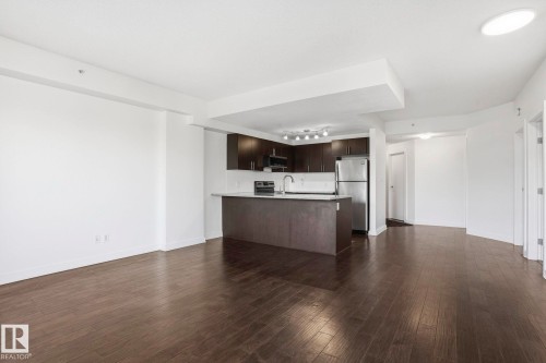 2702 10152 104 Street, Edmonton, AB - Indoor Photo Showing Kitchen