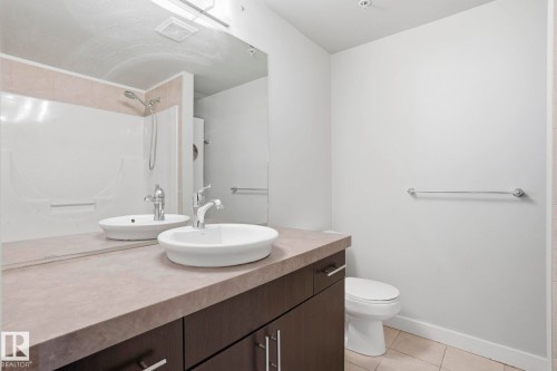 2702 10152 104 Street, Edmonton, AB - Indoor Photo Showing Bathroom