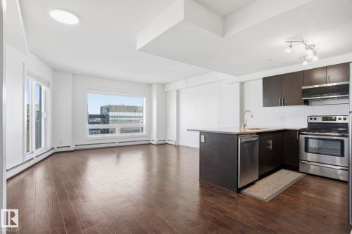 2702 10152 104 Street, Edmonton, AB - Indoor Photo Showing Kitchen
