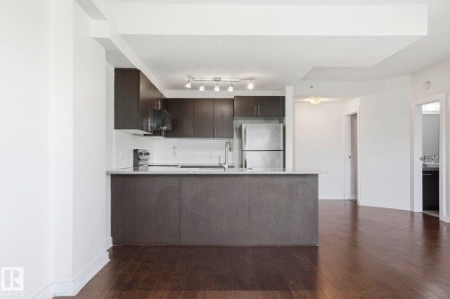 2702 10152 104 Street, Edmonton, AB - Indoor Photo Showing Kitchen