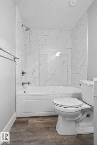 3964 Claxton Loop, Edmonton, AB - Indoor Photo Showing Bathroom