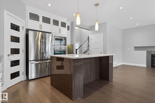 3964 Claxton Loop, Edmonton, AB - Indoor Photo Showing Kitchen With Upgraded Kitchen