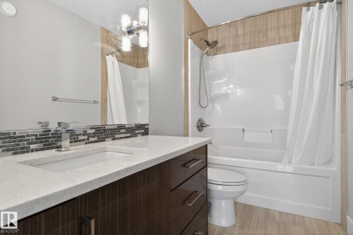 3964 Claxton Loop, Edmonton, AB - Indoor Photo Showing Bathroom