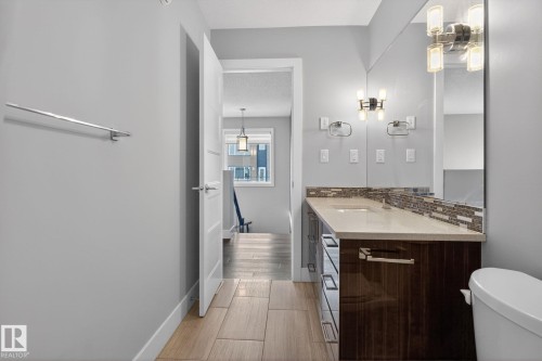 3964 Claxton Loop, Edmonton, AB - Indoor Photo Showing Bathroom