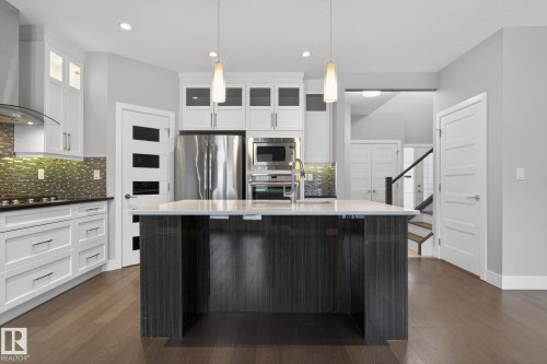 3964 Claxton Loop, Edmonton, AB - Indoor Photo Showing Kitchen With Upgraded Kitchen