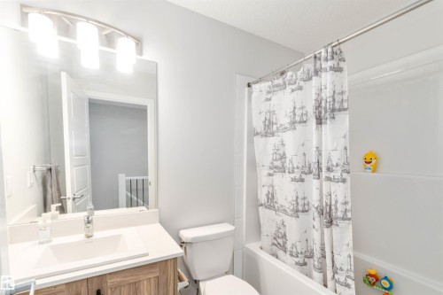 3 3305 Orchards Link Sw, Edmonton, AB - Indoor Photo Showing Bathroom