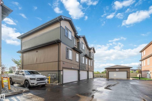 3 3305 Orchards Link Sw, Edmonton, AB - Outdoor