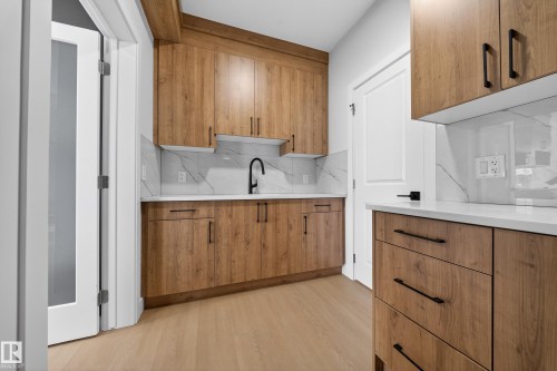 437 Crystal Creek Link, Leduc, AB - Indoor Photo Showing Kitchen