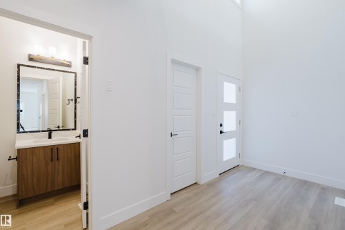 4 Meadowgrove Landing, Spruce Grove, AB - Indoor Photo Showing Other Room