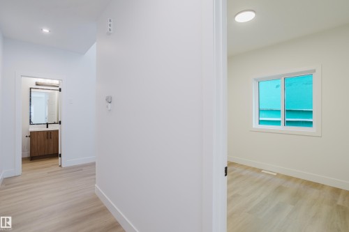 4 Meadowgrove Landing, Spruce Grove, AB - Indoor Photo Showing Other Room