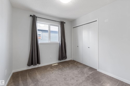 579 Ebbers Way, Edmonton, AB - Indoor Photo Showing Other Room