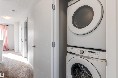 579 Ebbers Way, Edmonton, AB - Indoor Photo Showing Laundry Room
