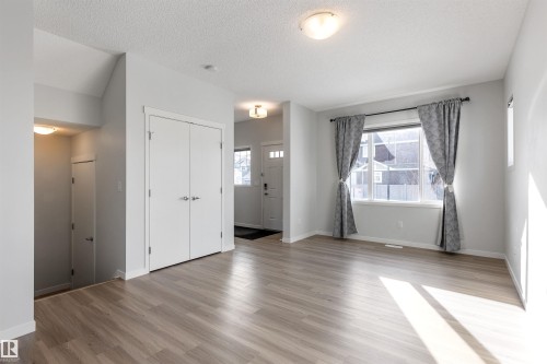579 Ebbers Way, Edmonton, AB - Indoor Photo Showing Other Room