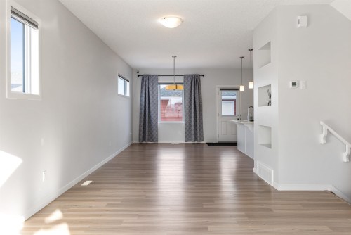 579 Ebbers Way, Edmonton, AB - Indoor Photo Showing Other Room