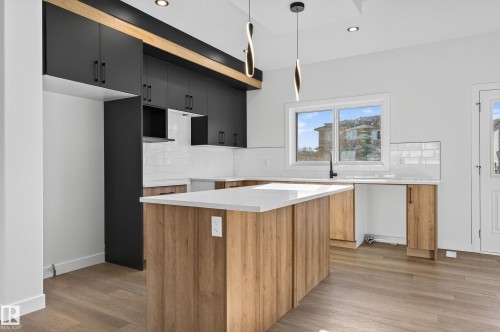 120 Pierwyck Loop, Spruce Grove, AB - Indoor Photo Showing Kitchen