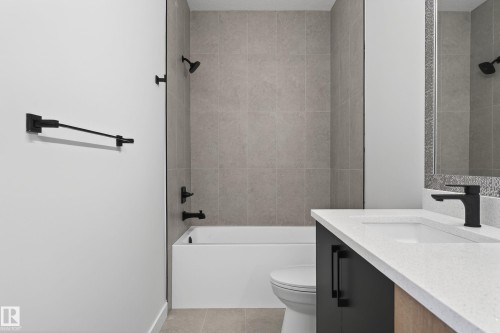 120 Pierwyck Loop, Spruce Grove, AB - Indoor Photo Showing Bathroom