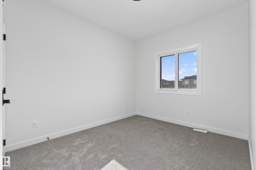 120 Pierwyck Loop, Spruce Grove, AB - Indoor Photo Showing Other Room