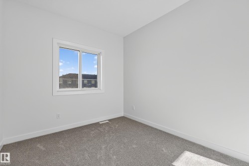 120 Pierwyck Loop, Spruce Grove, AB - Indoor Photo Showing Other Room