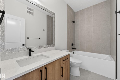 120 Pierwyck Loop, Spruce Grove, AB - Indoor Photo Showing Bathroom