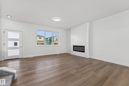 120 Pierwyck Loop, Spruce Grove, AB - Indoor Photo Showing Living Room