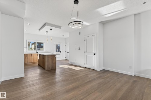 120 Pierwyck Loop, Spruce Grove, AB - Indoor Photo Showing Other Room