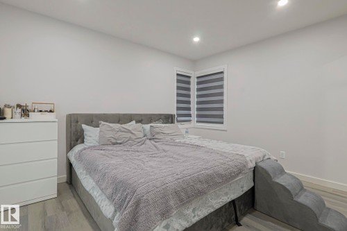 10103 172 Avenue, Edmonton, AB - Indoor Photo Showing Bedroom