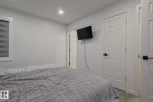 10103 172 Avenue, Edmonton, AB - Indoor Photo Showing Bedroom