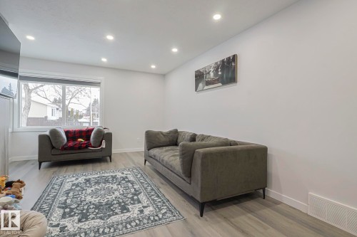 10103 172 Avenue, Edmonton, AB - Indoor