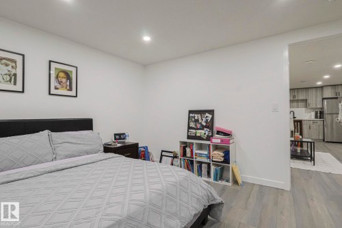 10103 172 Avenue, Edmonton, AB - Indoor Photo Showing Bedroom