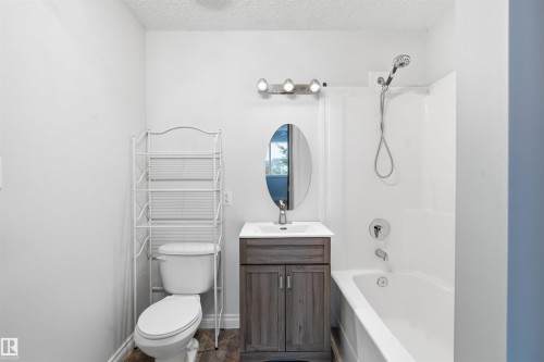 2953 26 Street, Edmonton, AB - Indoor Photo Showing Bathroom