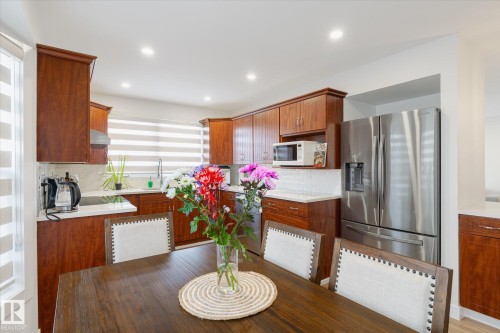 1720 35 Street, Edmonton, AB - Indoor Photo Showing Kitchen