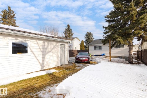 1720 35 Street, Edmonton, AB - Outdoor