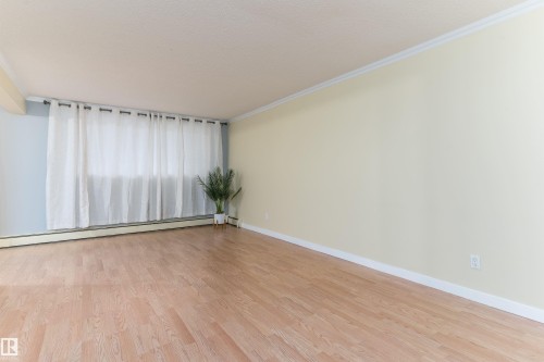 102 9925 83 Avenue, Edmonton, AB - Indoor Photo Showing Other Room
