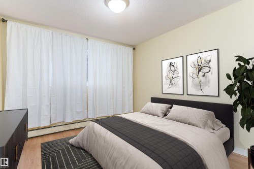102 9925 83 Avenue, Edmonton, AB - Indoor Photo Showing Bedroom