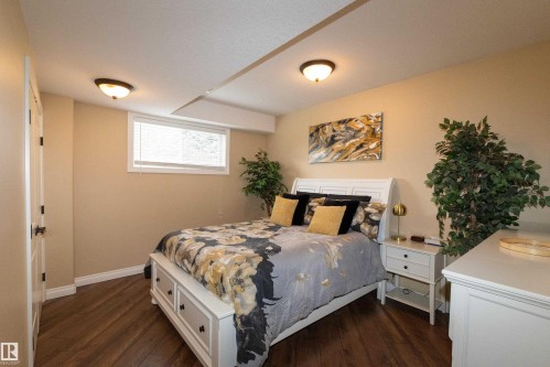 #14 52001 Rge Road 275, Rural Parkland County, AB - Indoor Photo Showing Bedroom