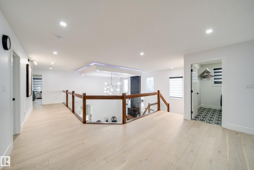 4416 Suzanna Crescent, Edmonton, AB - Indoor Photo Showing Other Room