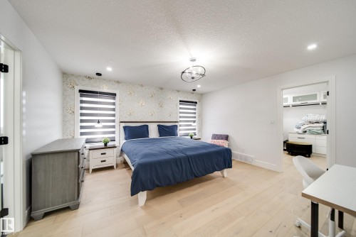 4416 Suzanna Crescent, Edmonton, AB - Indoor Photo Showing Bedroom