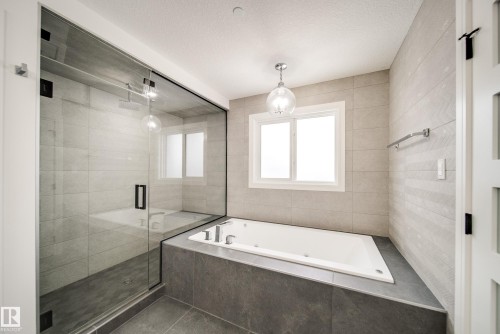 4416 Suzanna Crescent, Edmonton, AB - Indoor Photo Showing Bathroom