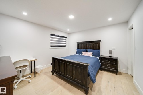 4416 Suzanna Crescent, Edmonton, AB - Indoor Photo Showing Bedroom