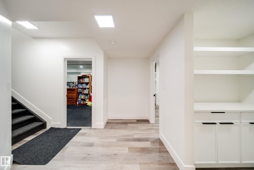 4416 Suzanna Crescent, Edmonton, AB - Indoor Photo Showing Other Room