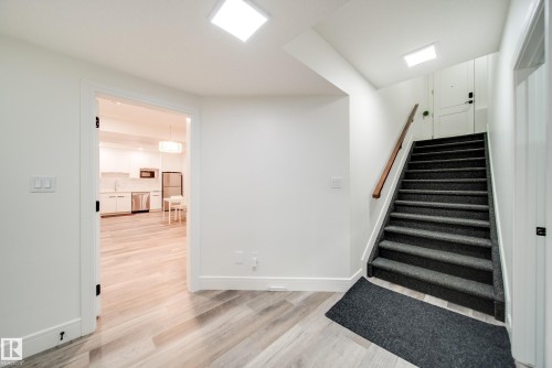 4416 Suzanna Crescent, Edmonton, AB - Indoor Photo Showing Other Room