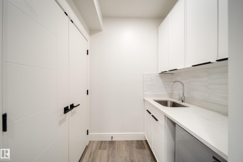 4416 Suzanna Crescent, Edmonton, AB - Indoor