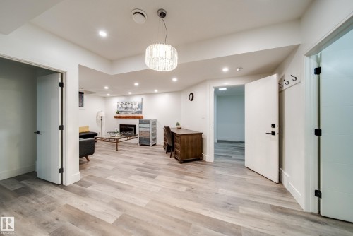 4416 Suzanna Crescent, Edmonton, AB - Indoor Photo Showing Other Room