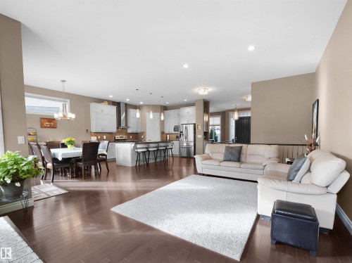 3509 West Place, Edmonton, AB - Indoor Photo Showing Living Room