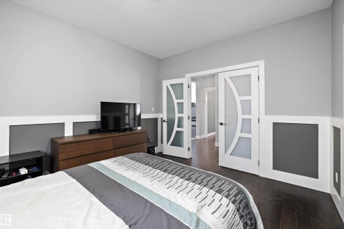 1339 Adamson Drive, Edmonton, AB - Indoor Photo Showing Bedroom