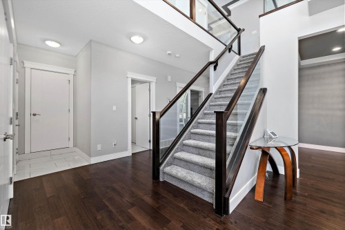 1339 Adamson Drive, Edmonton, AB - Indoor Photo Showing Other Room