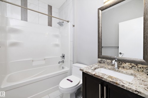 1339 Adamson Drive, Edmonton, AB - Indoor Photo Showing Bathroom